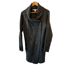 MAX STUDIO Wool Blend Grey & Black Chevron Print One Button Funnel Neck Sweater